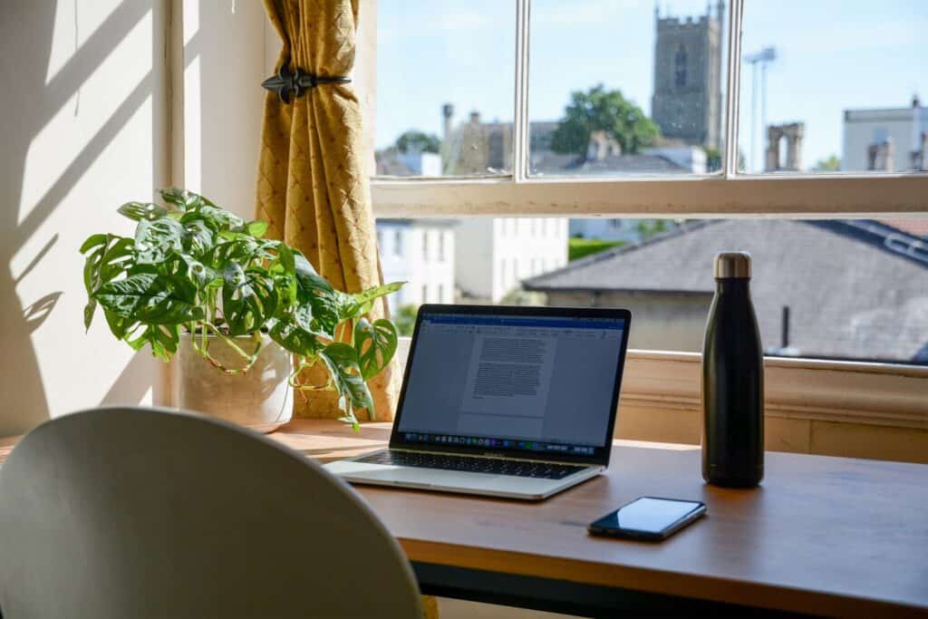 Why A Flexible Workspace Office is Better Than A Home Office